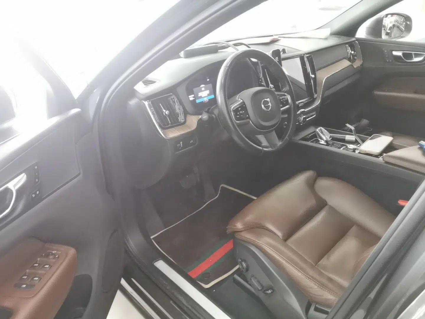 Volvo XC60 2022 B5 4x4 Smart Luxury Edition — миниатюра 19