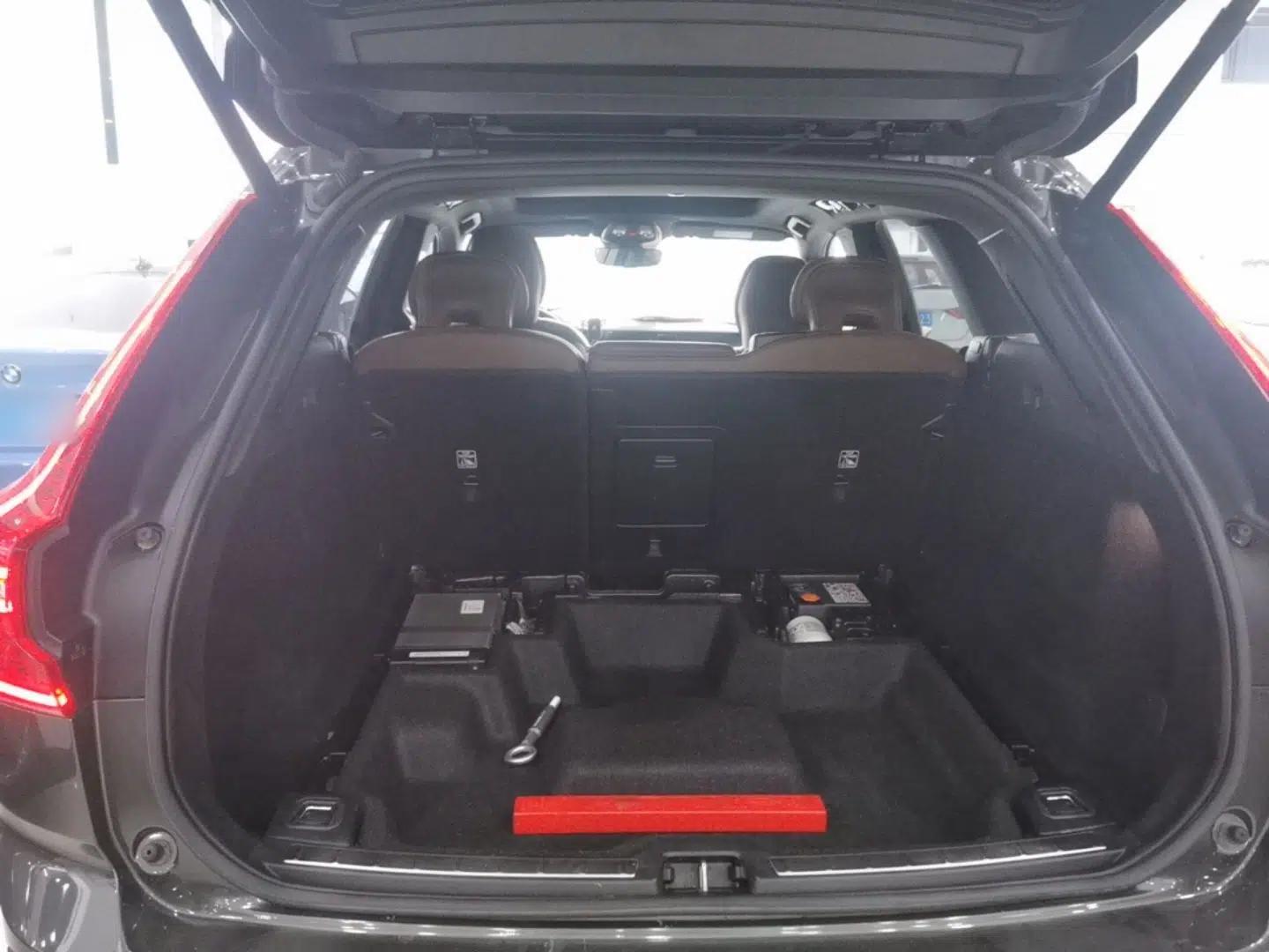 Volvo XC60 2022 B5 4x4 Smart Luxury Edition — миниатюра 22