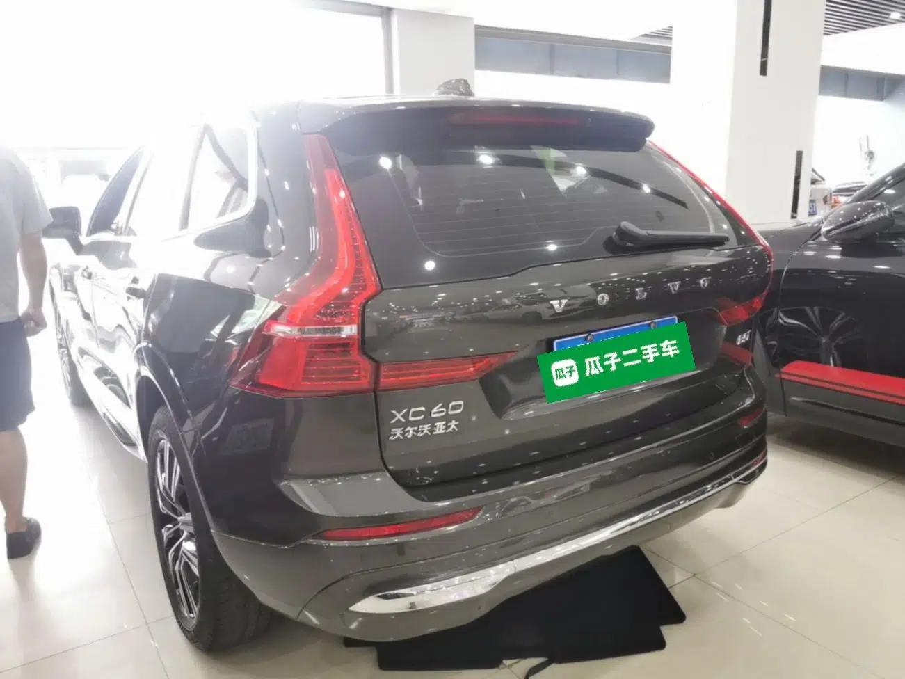 Volvo XC60 2022 B5 4x4 Smart Luxury Edition — миниатюра 4
