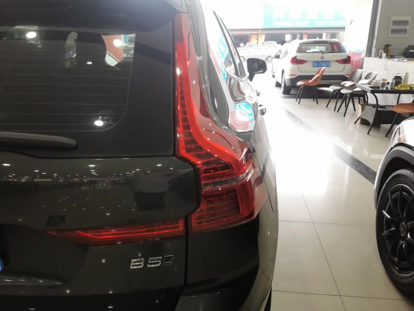 Volvo XC60 2022 B5 4x4 Smart Luxury Edition — миниатюра 7