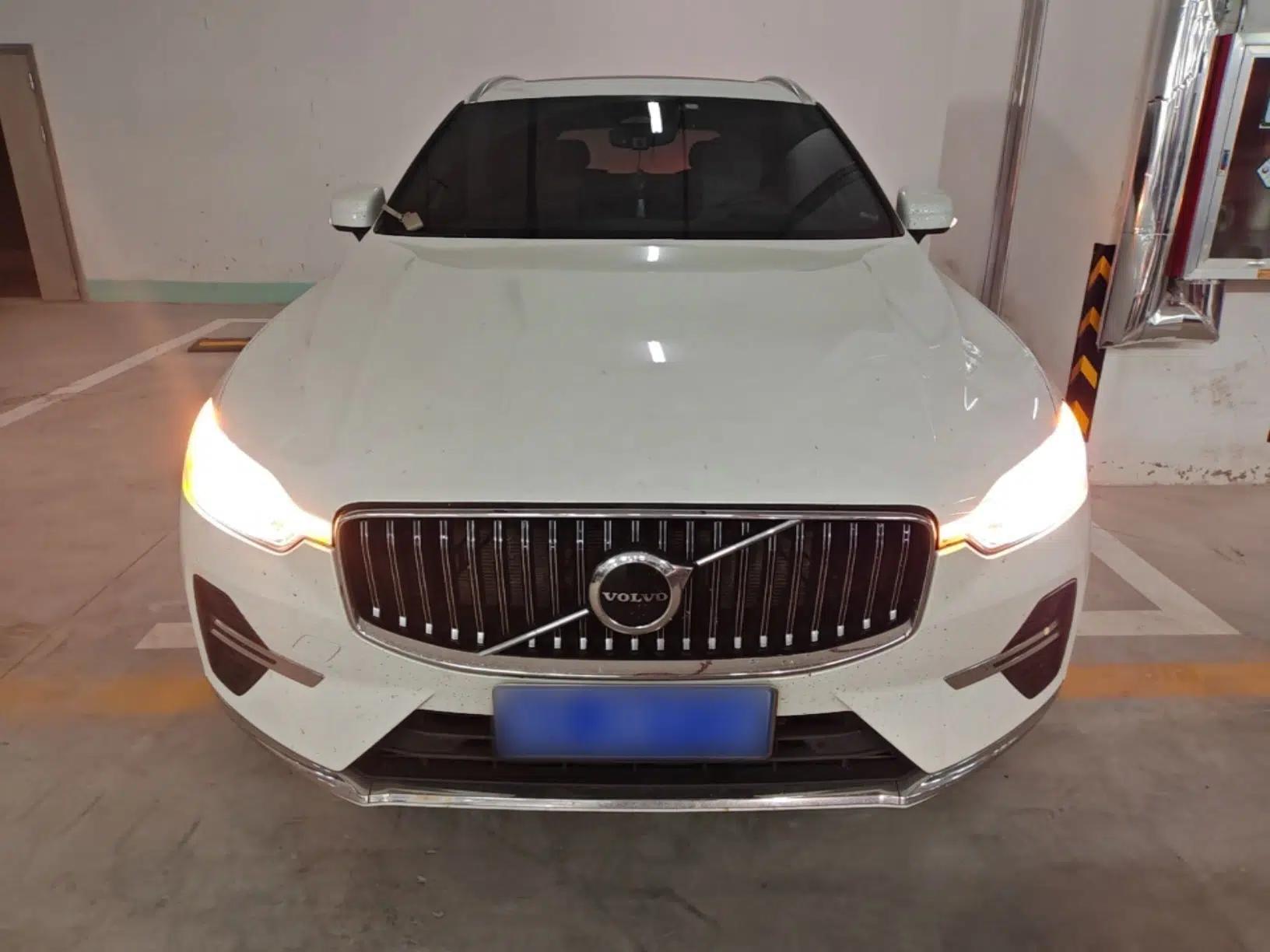 Volvo XC60 2024 B5 4x4 Smart Luxury Edition — миниатюра 2