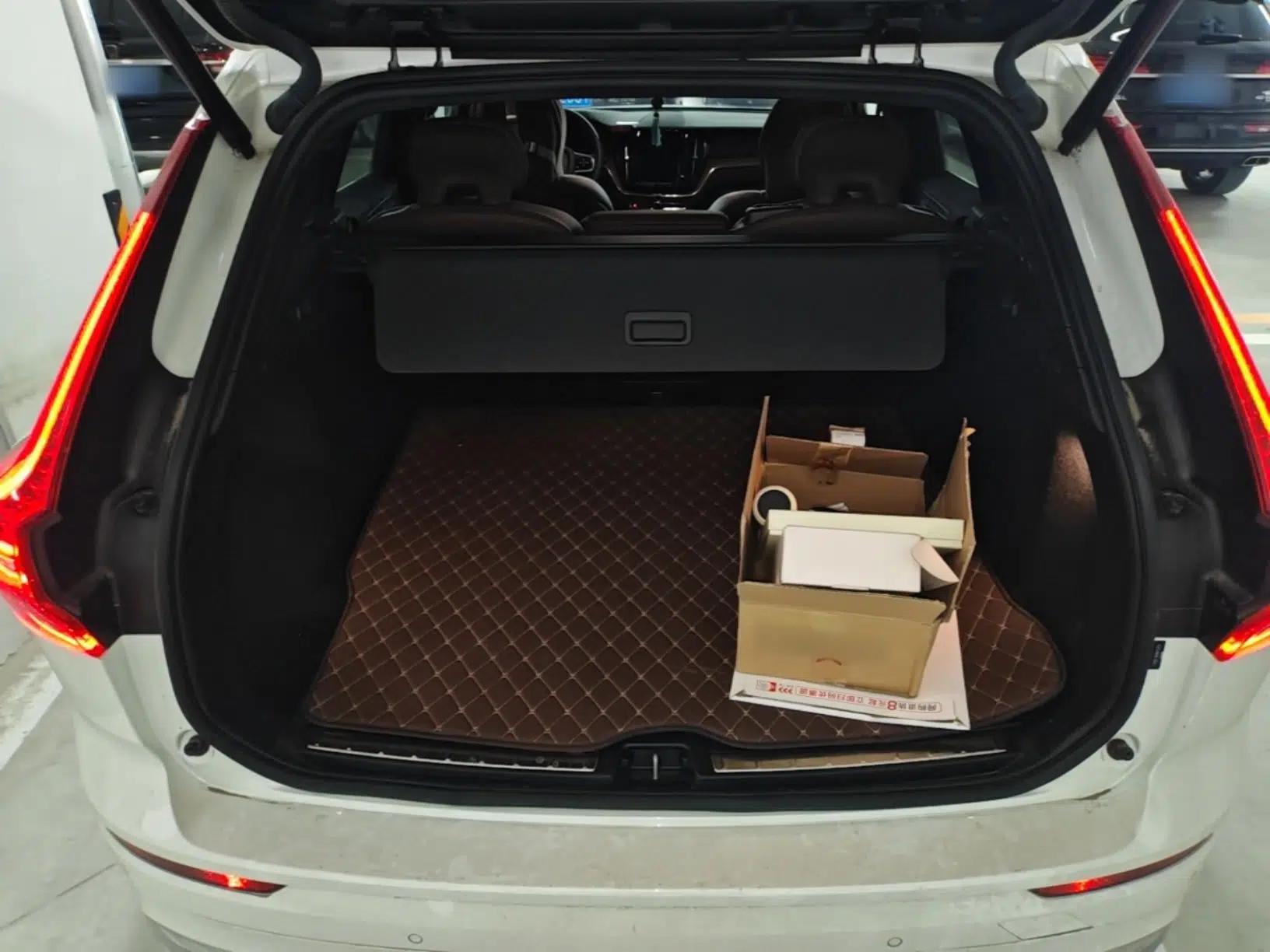 Volvo XC60 2024 B5 4x4 Smart Luxury Edition — миниатюра 22