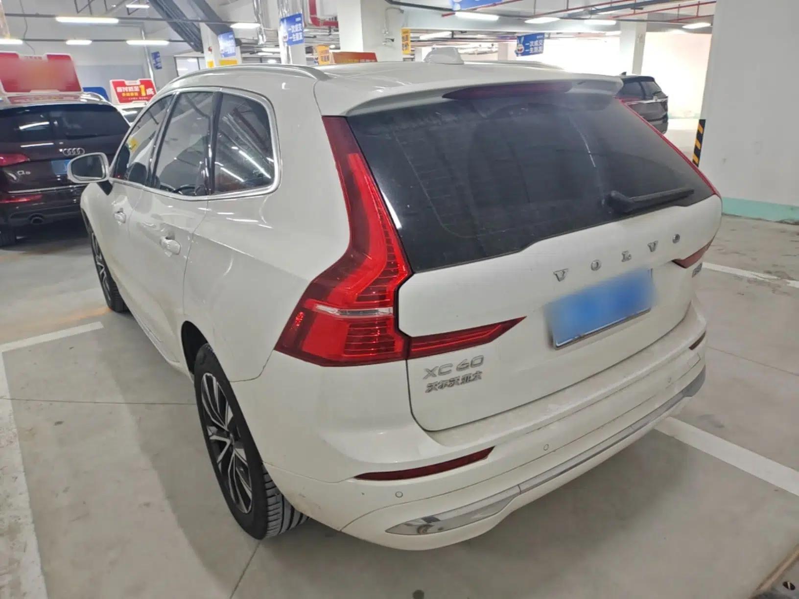 Volvo XC60 2024 B5 4x4 Smart Luxury Edition — миниатюра 4