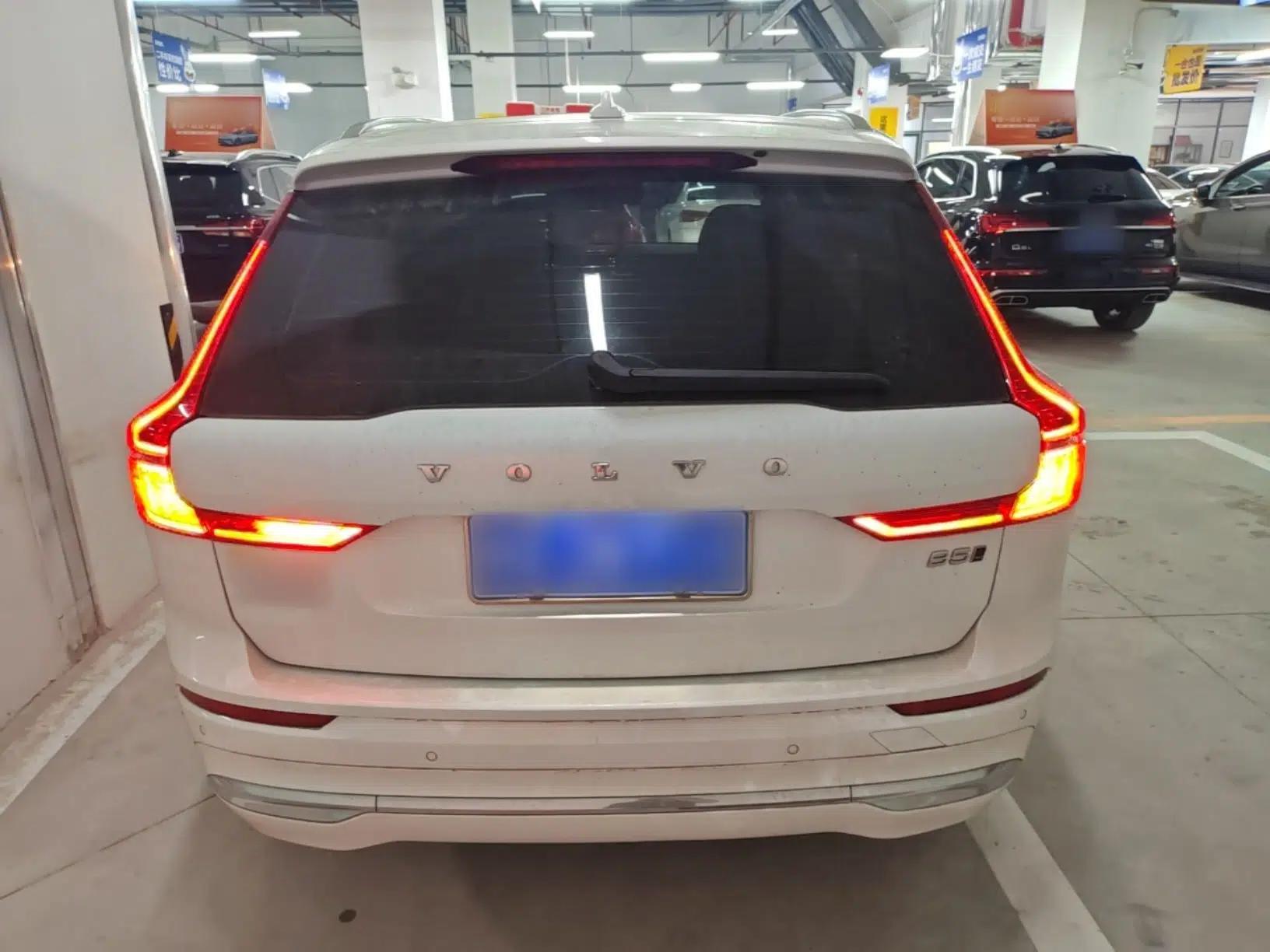 Volvo XC60 2024 B5 4x4 Smart Luxury Edition — миниатюра 5