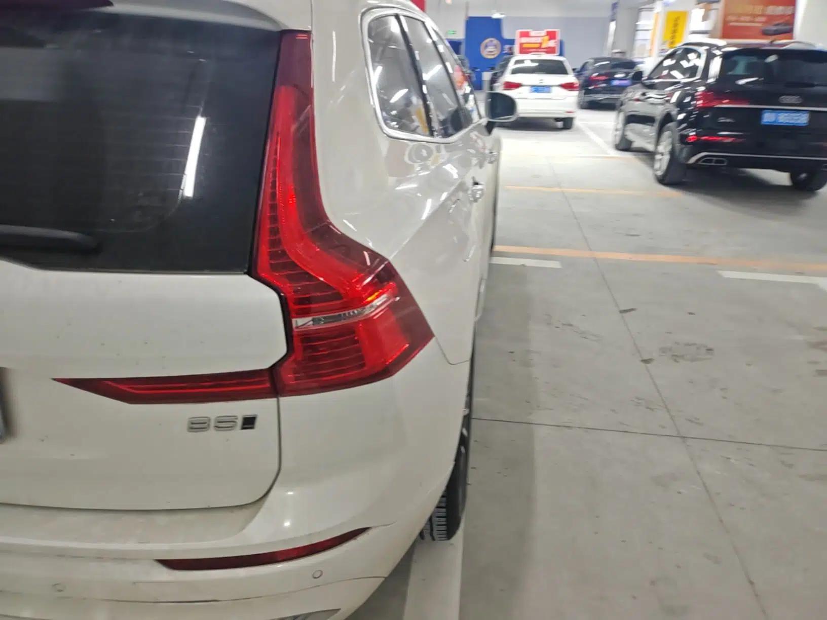 Volvo XC60 2024 B5 4x4 Smart Luxury Edition — миниатюра 7