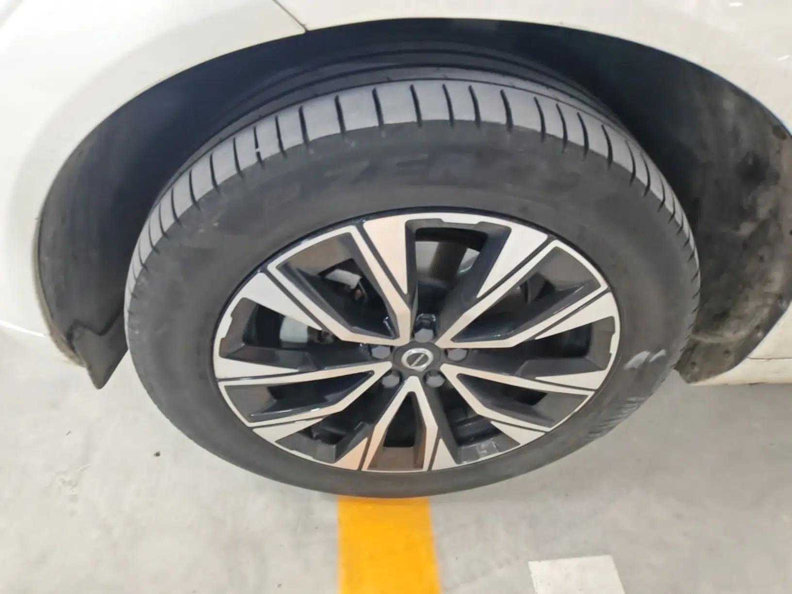 Volvo XC60 2024 B5 4x4 Smart Luxury Edition — миниатюра 8
