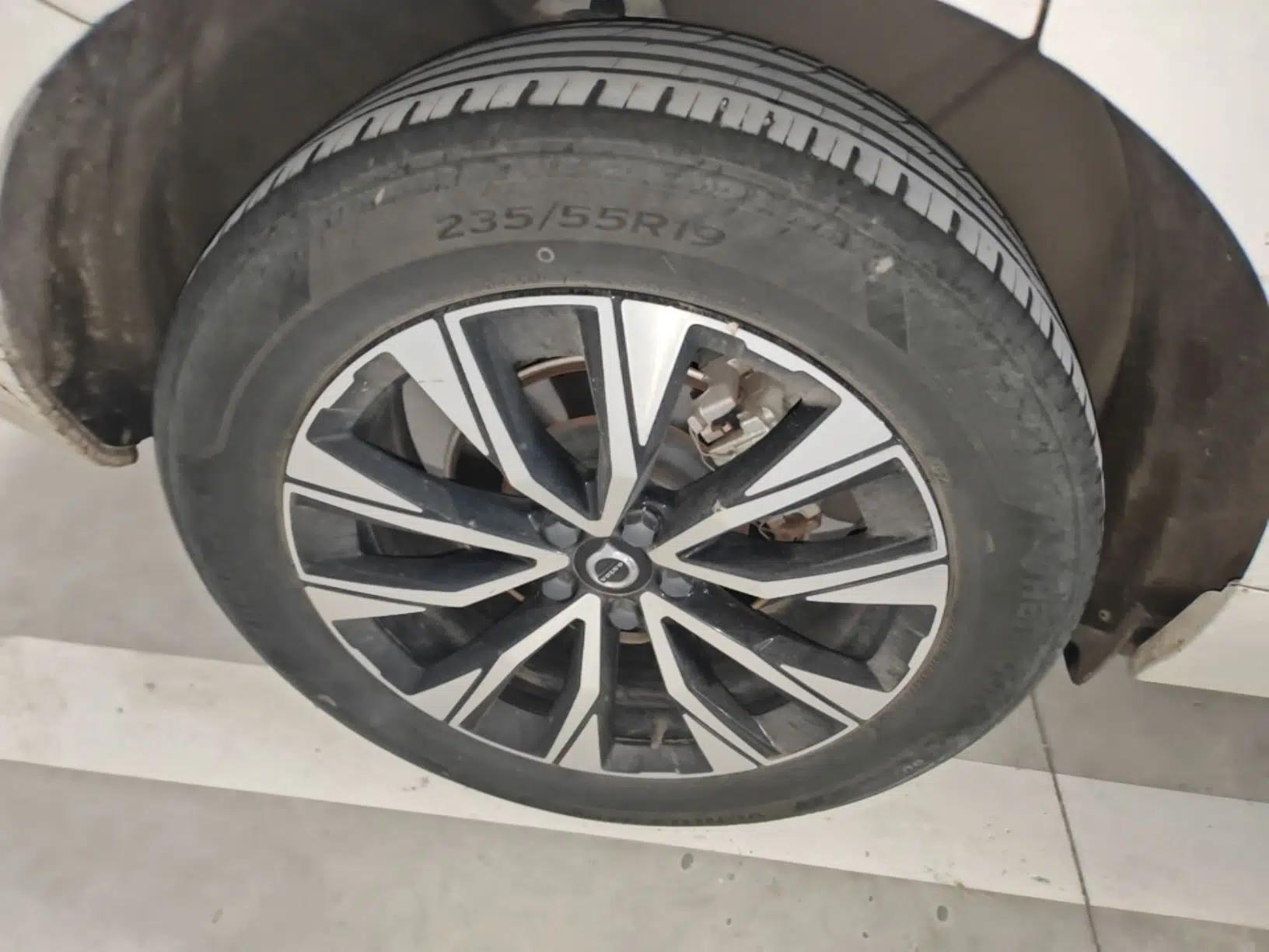 Volvo XC60 2024 B5 4x4 Smart Luxury Edition — миниатюра 10