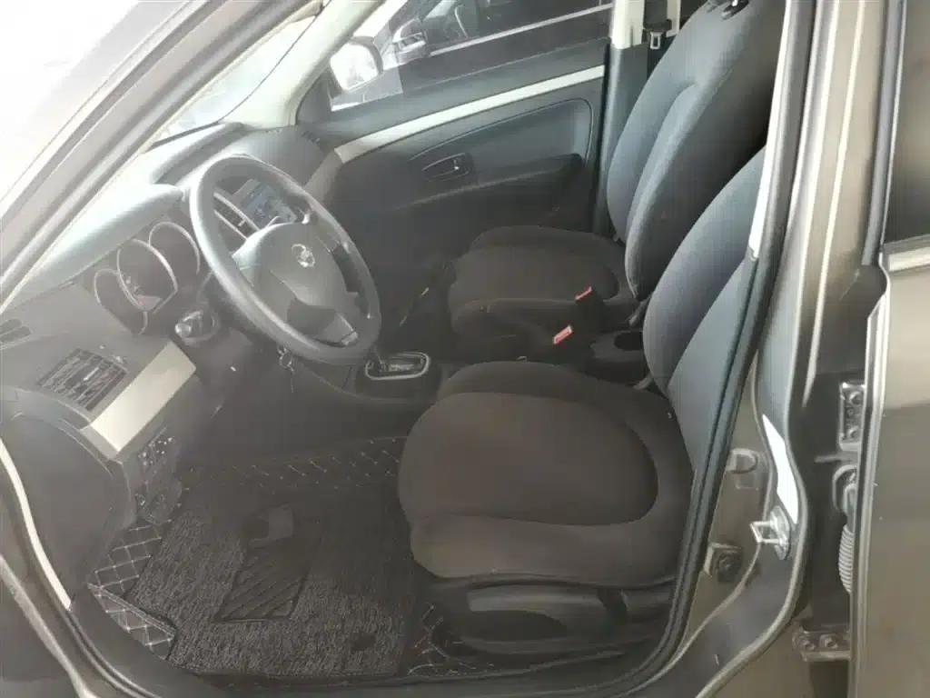 Nissan Sylphy 2019 Classic 1.6XE+ CVT Intelligent Leading Edition — миниатюра 15