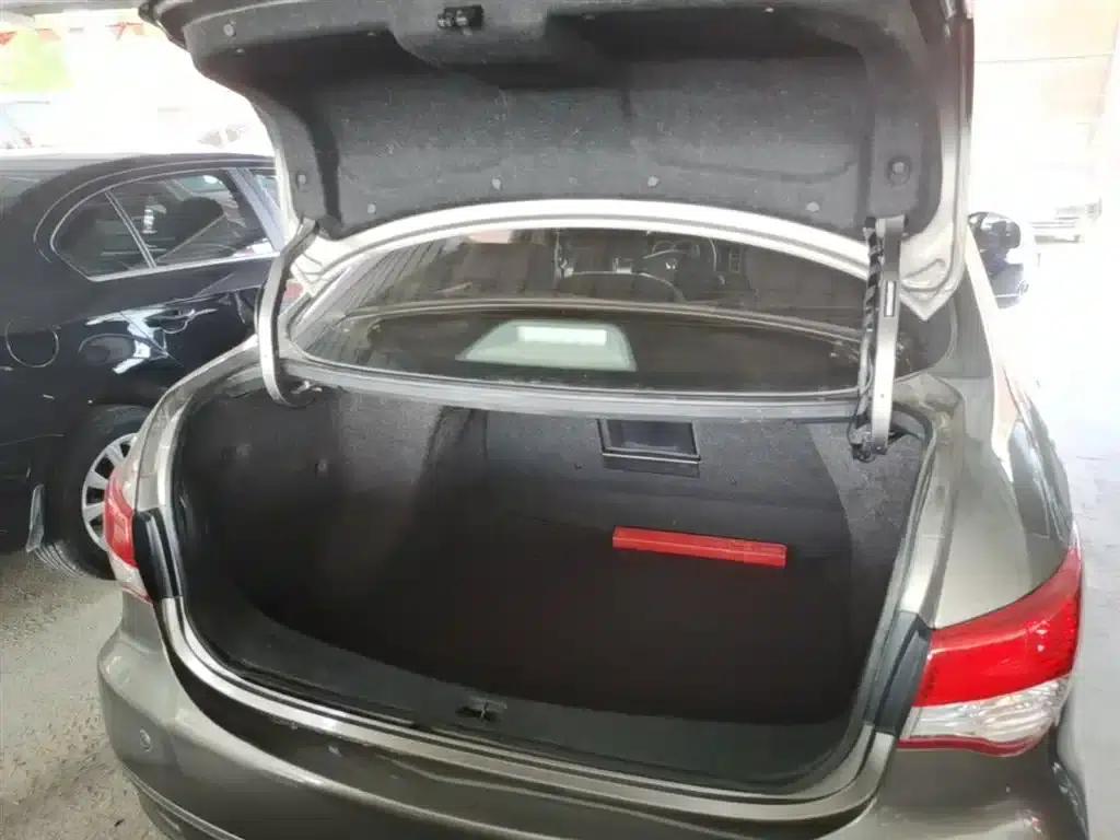 Nissan Sylphy 2019 Classic 1.6XE+ CVT Intelligent Leading Edition — миниатюра 19
