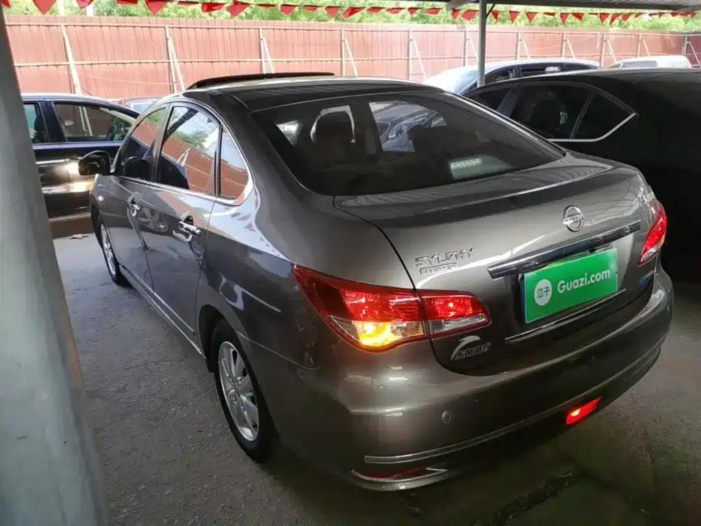 Nissan Sylphy 2019 Classic 1.6XE+ CVT Intelligent Leading Edition — миниатюра 5