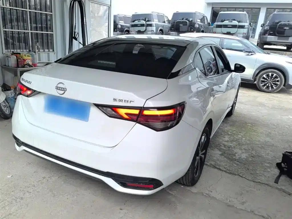 Nissan Sylphy 2023 1.6L CVT Enjoy Edition — миниатюра 7