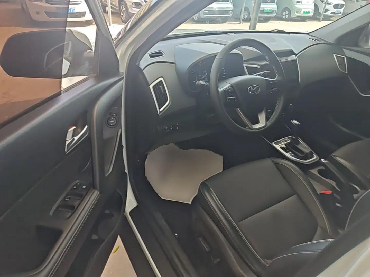 Hyundai ix25 2017 1.6L Automatic Smart Version — миниатюра 19