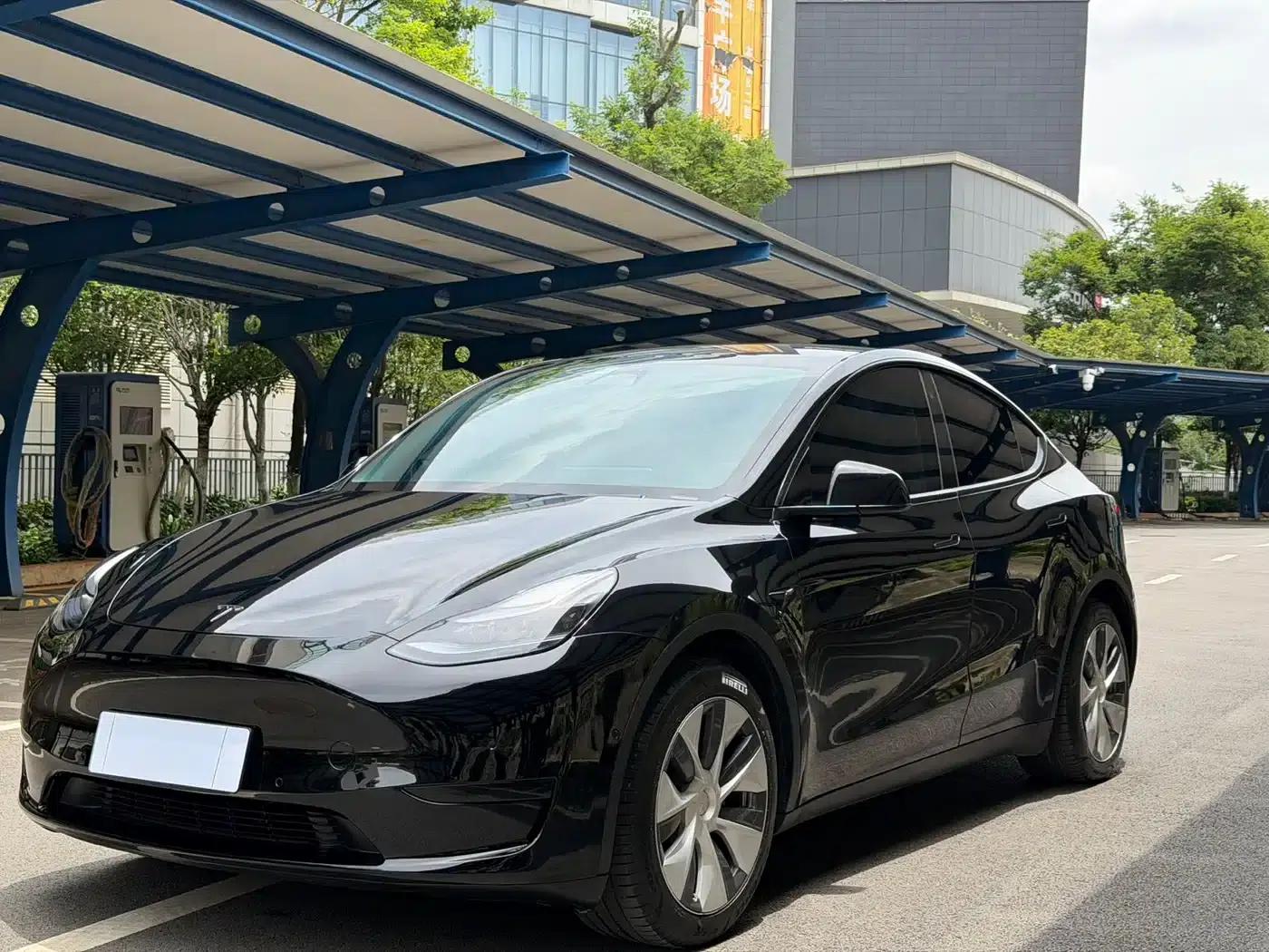 Model Y 2022 Facelift Rear-Wheel Drive Version — миниатюра 1