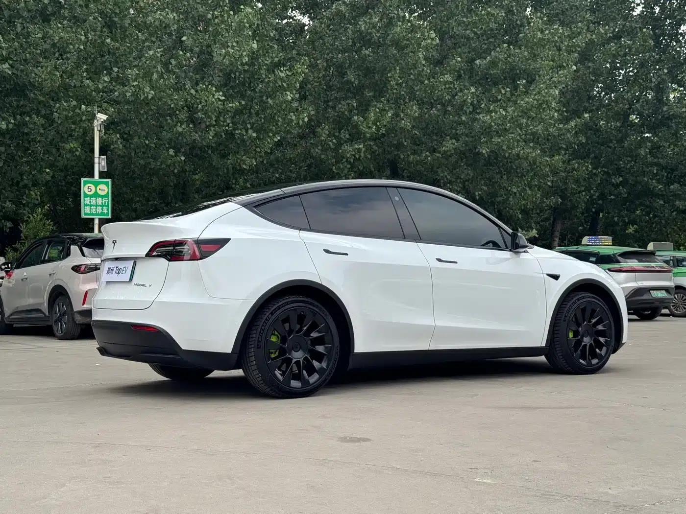 Model Y 2022 Rear-Wheel Drive — миниатюра 13