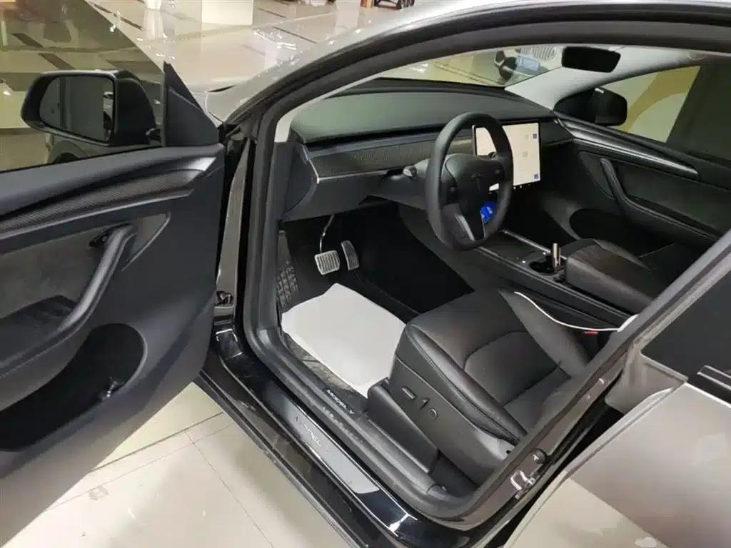 Model Y 2022 Long Range All-Wheel Drive — миниатюра 16