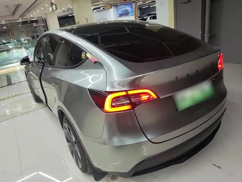 Model Y 2022 Long Range All-Wheel Drive — миниатюра 5