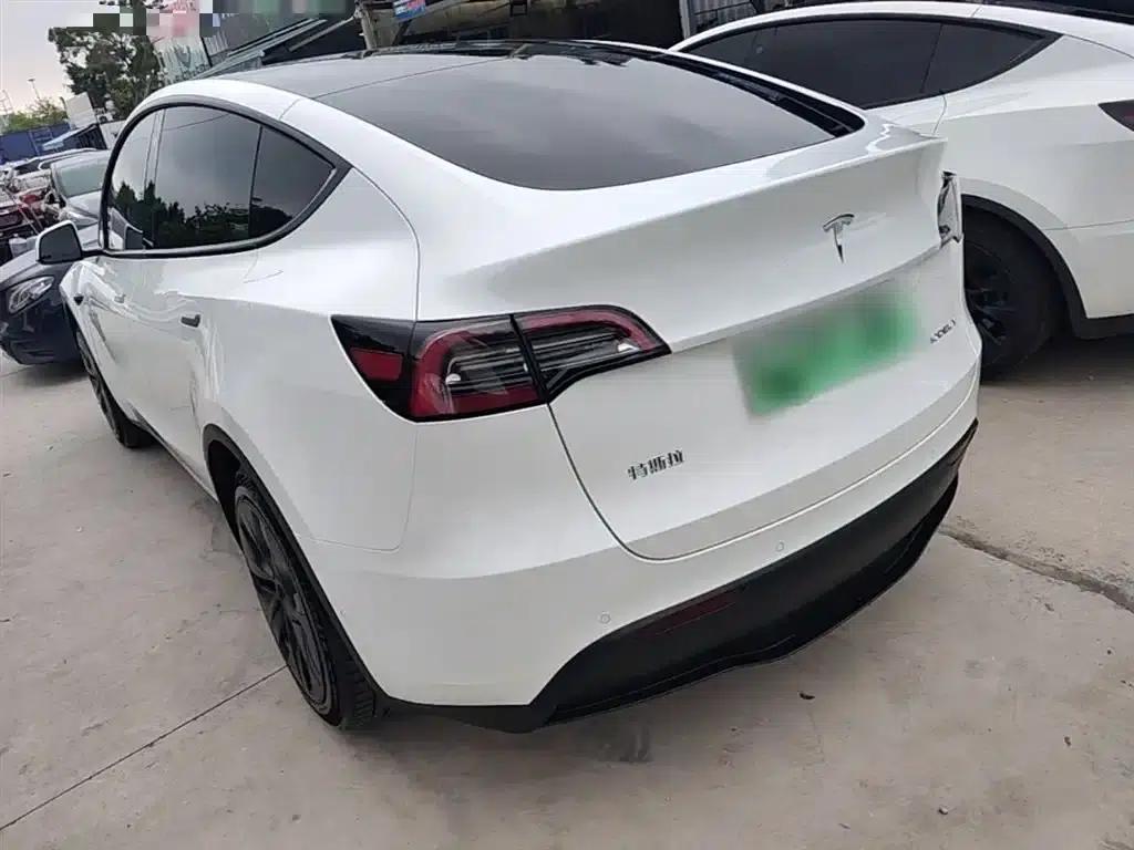 Model Y 2023 Rear-Wheel Drive — миниатюра 5