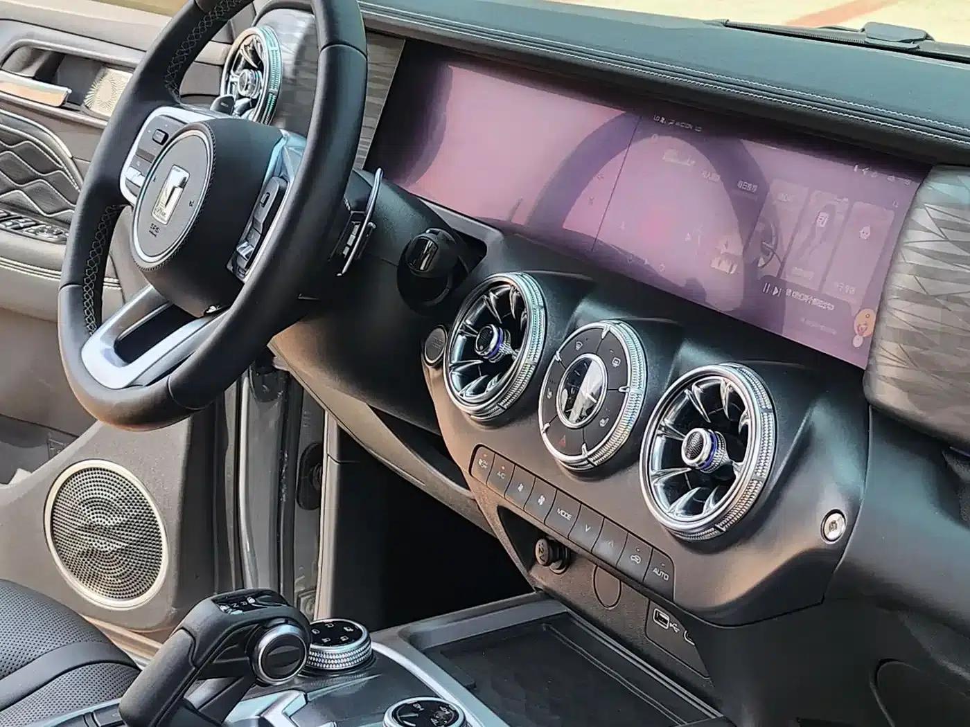 Tank 300 2023 Off-Road Edition 2.0T Conqueror — миниатюра 6