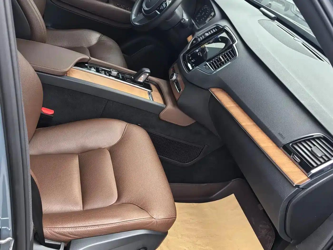 2021 Volvo XC90 B6 Inscription Luxury Edition 7-seater — миниатюра 18