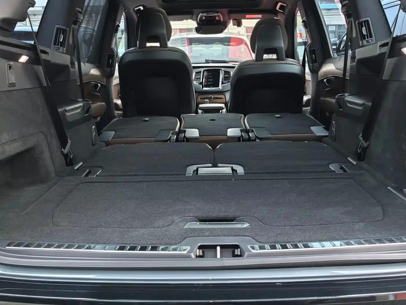 2021 Volvo XC90 B6 Inscription Luxury Edition 7-seater — миниатюра 4