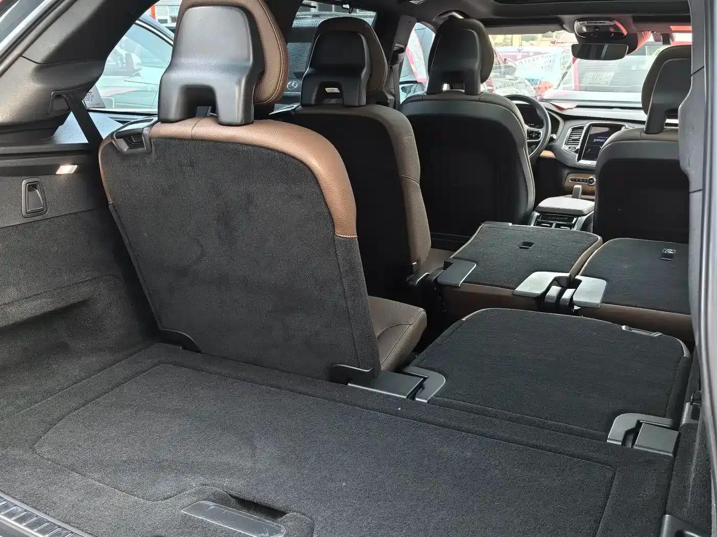 2021 Volvo XC90 B6 Inscription Luxury Edition 7-seater — миниатюра 5