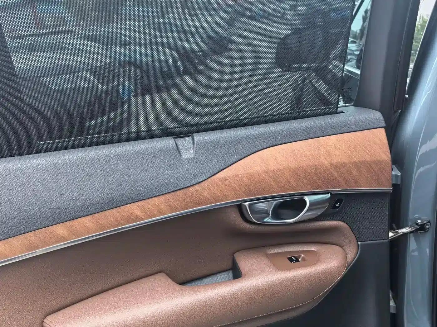 2021 Volvo XC90 B6 Inscription Luxury Edition 7-seater — миниатюра 8