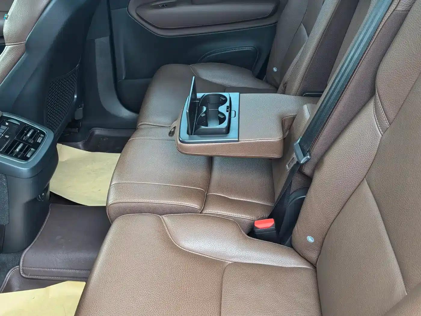 2021 Volvo XC90 B6 Inscription Luxury Edition 7-seater — миниатюра 10