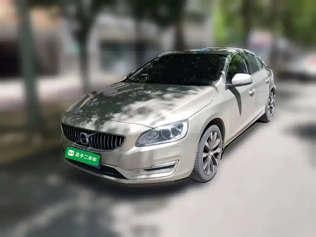 2018 Volvo S60 S60L T3 Smart Progressive Edition — миниатюра 1