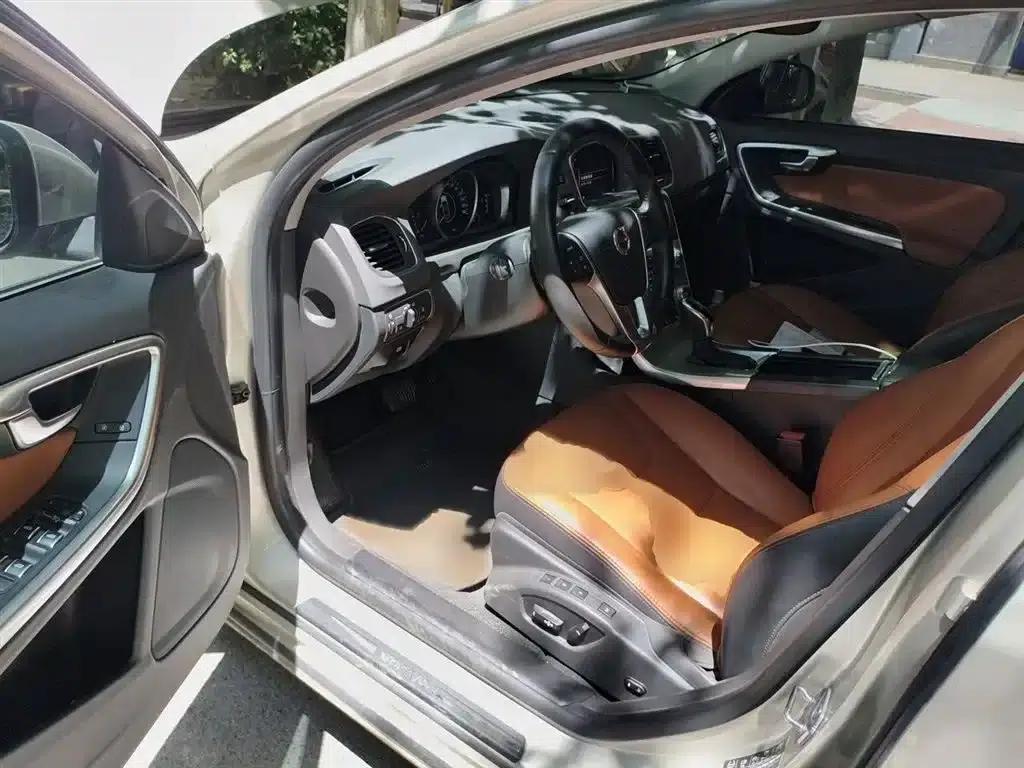 2018 Volvo S60 S60L T3 Smart Progressive Edition — миниатюра 13