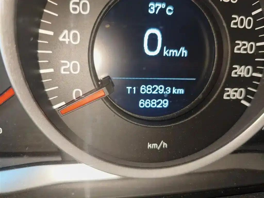 2018 Volvo S60 S60L T3 Smart Progressive Edition — миниатюра 4