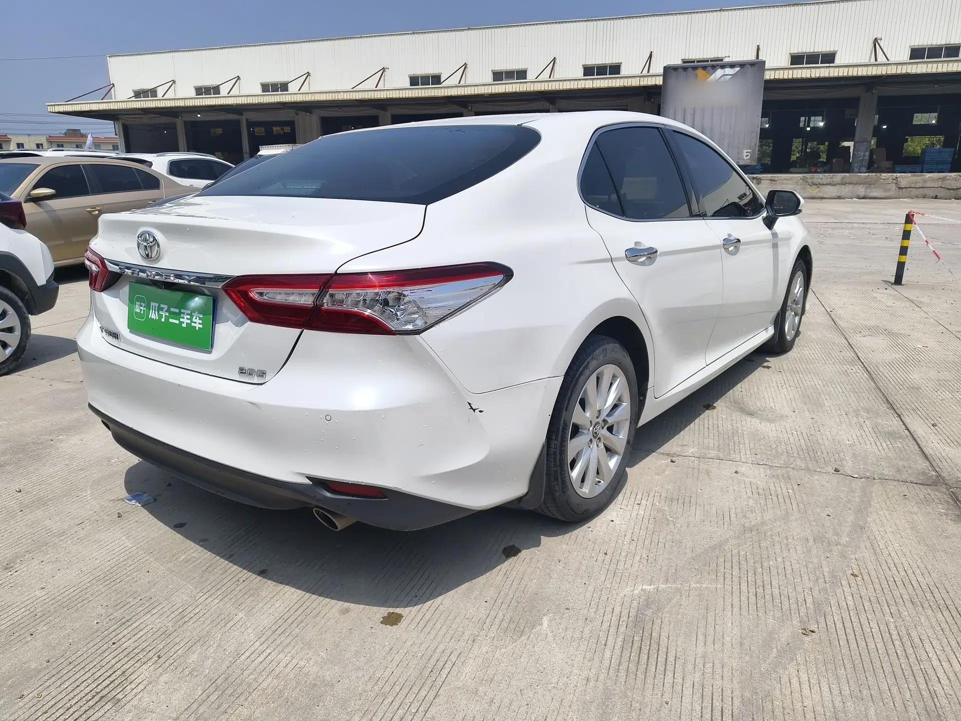 Toyota Camry 2019 Revised Version 2.0G Luxury Edition — миниатюра 3