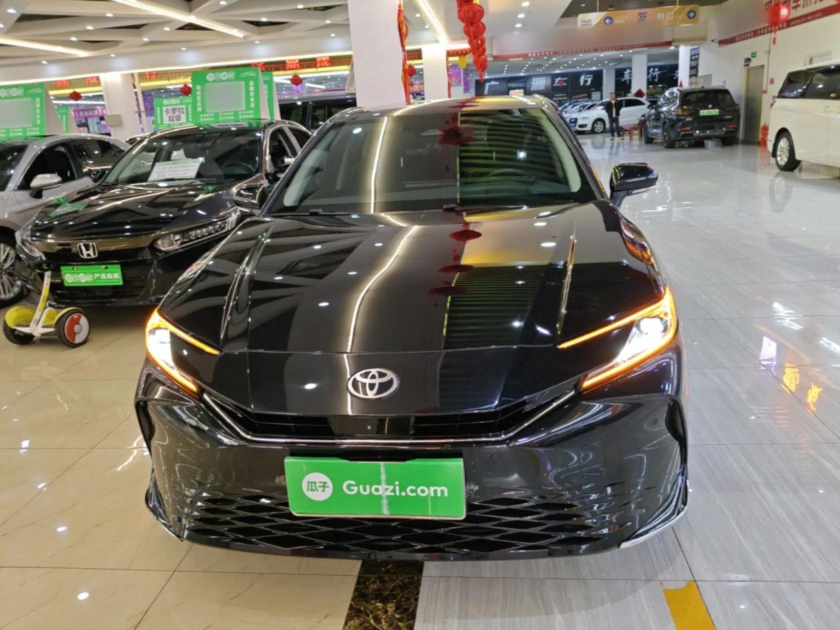 Toyota Camry 2024 Dual-Motor 2.0 HG Premium Edition — миниатюра 2