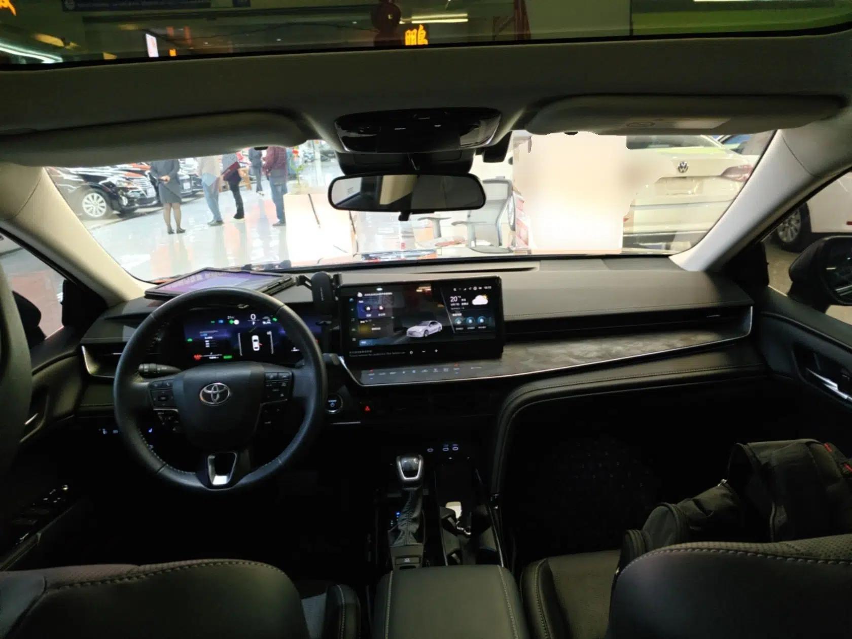 Toyota Camry 2024 Dual-Motor 2.0 HG Premium Edition — миниатюра 13
