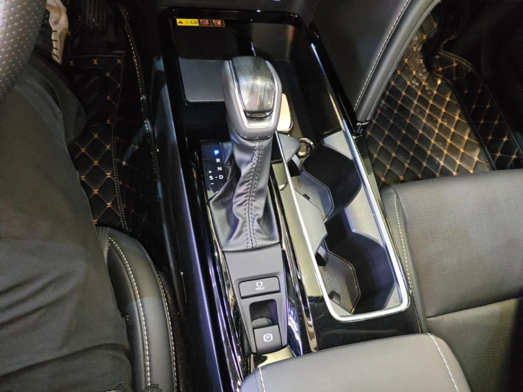 Toyota Camry 2024 Dual-Motor 2.0 HG Premium Edition — миниатюра 17