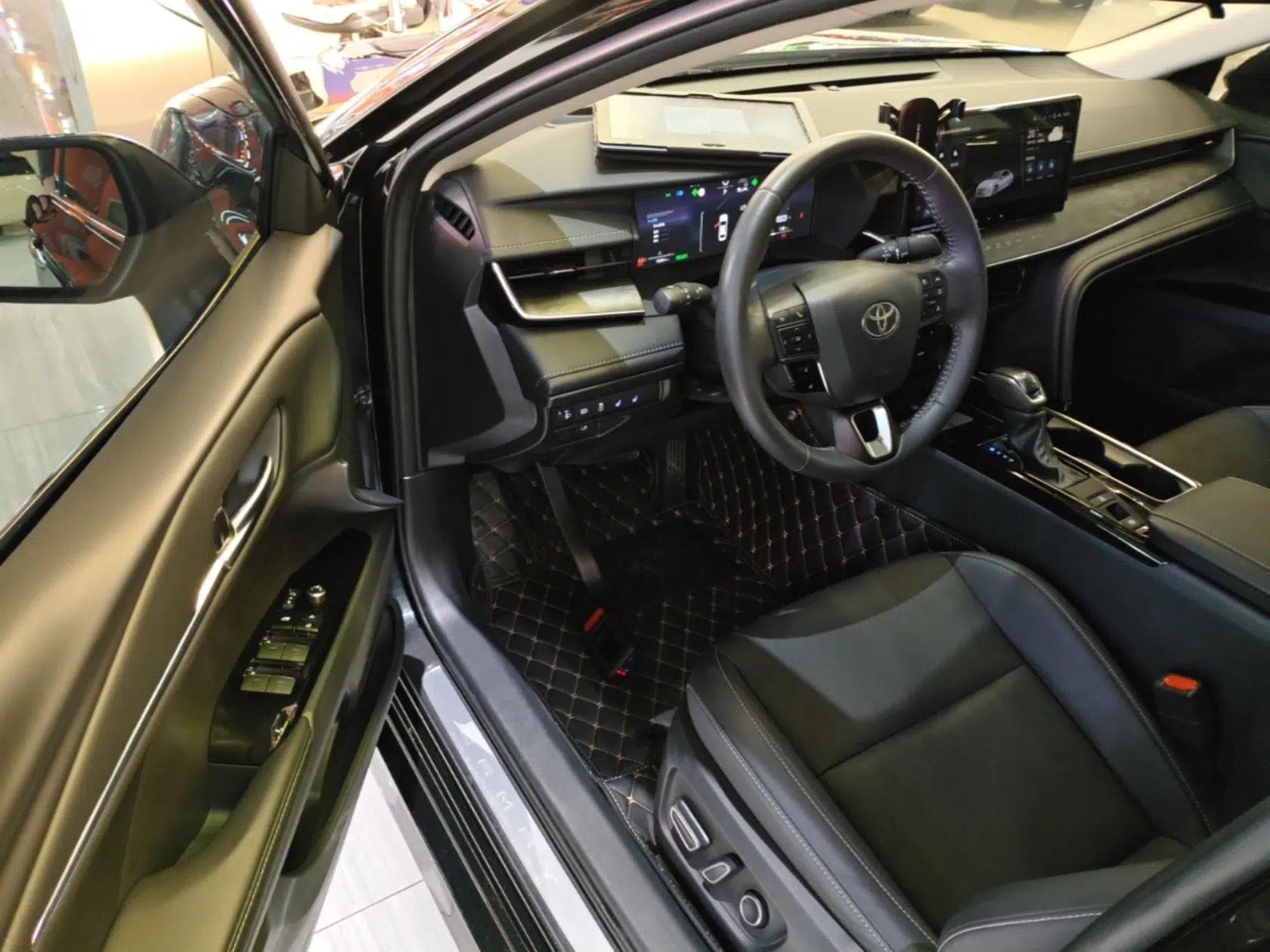 Toyota Camry 2024 Dual-Motor 2.0 HG Premium Edition — миниатюра 19