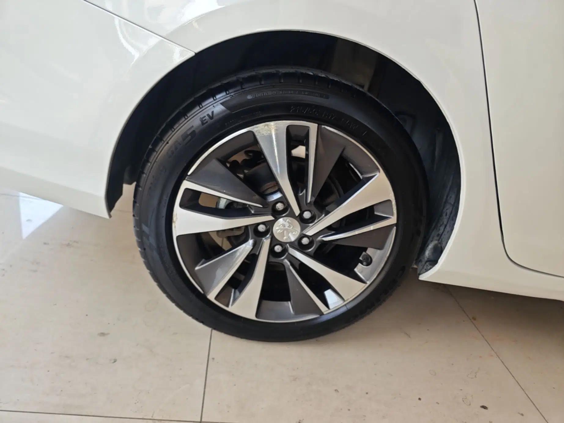 Peugeot 408 2019 230THP Automatic Luxury Edition China VI Standard — миниатюра 10
