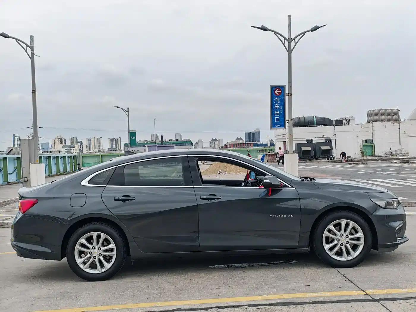 2017 Chevrolet Malibu XL 1.5T Automatic Elite Edition — миниатюра 4