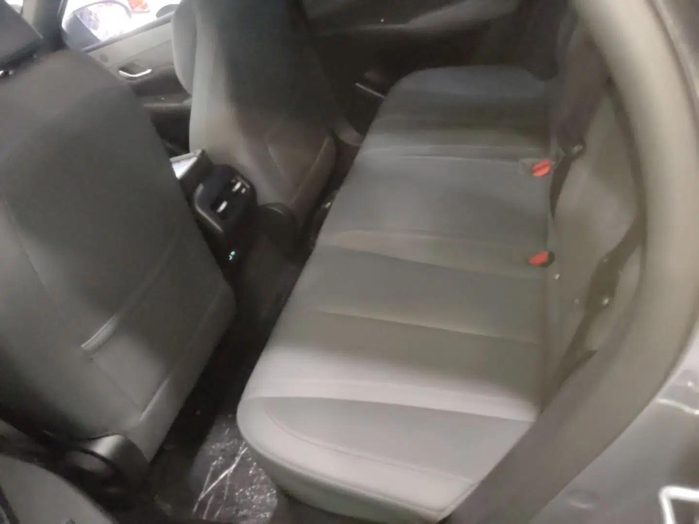 BYD Qin PLUS 2025 DM-i Smart Drive 55KM Leading Model — миниатюра 20
