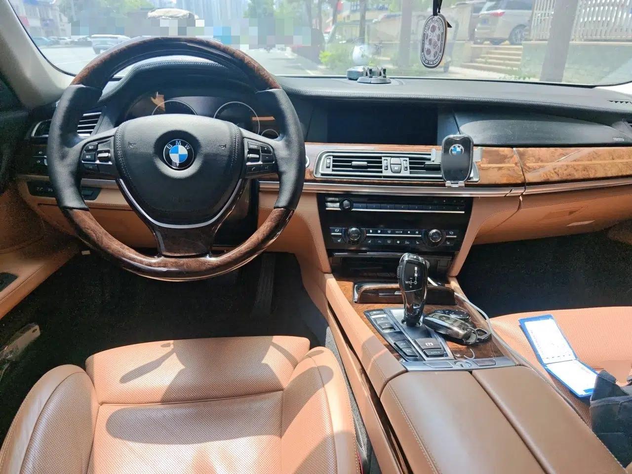 BMW 7 Series 2010 760Li — миниатюра 10