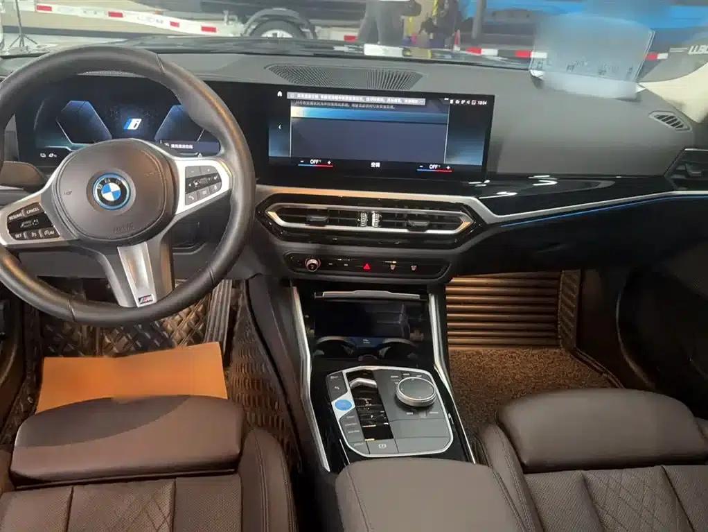BMW i3 2022 eDrive 35L — миниатюра 10