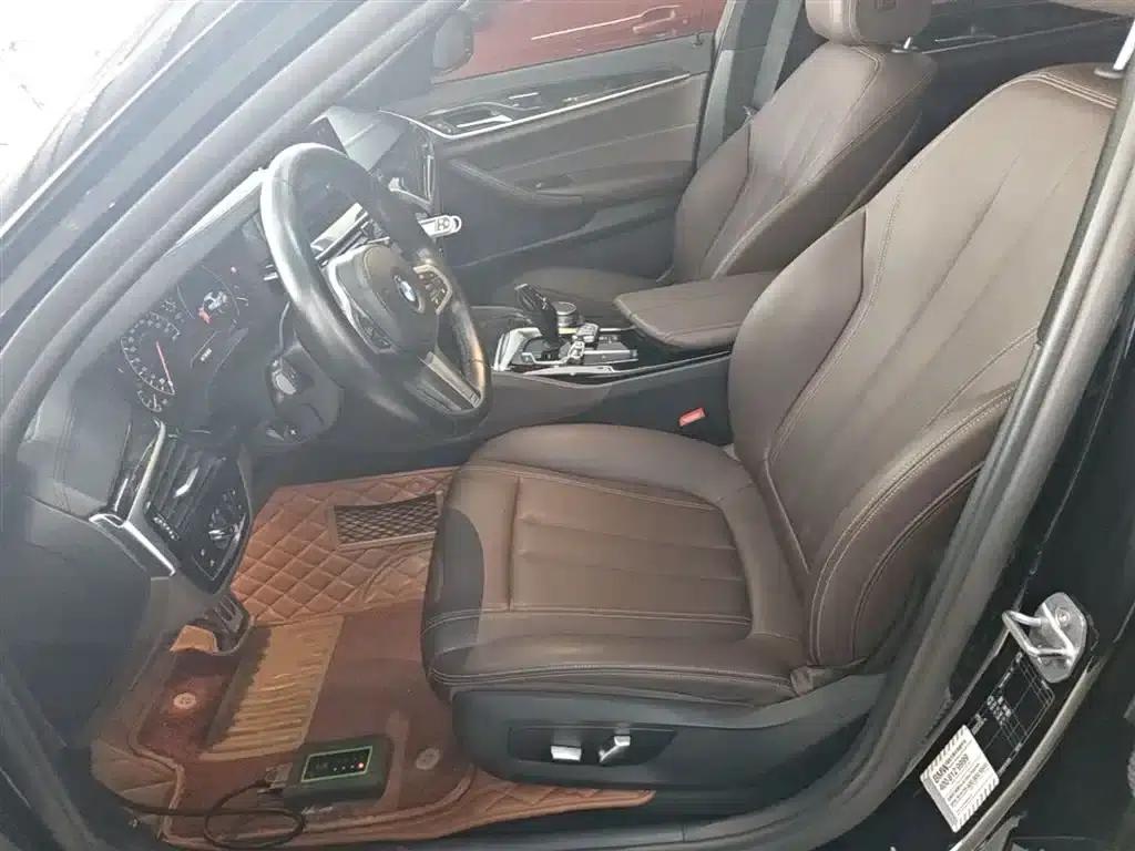 2019 BMW 5 Series 525Li M Sport Package — миниатюра 15