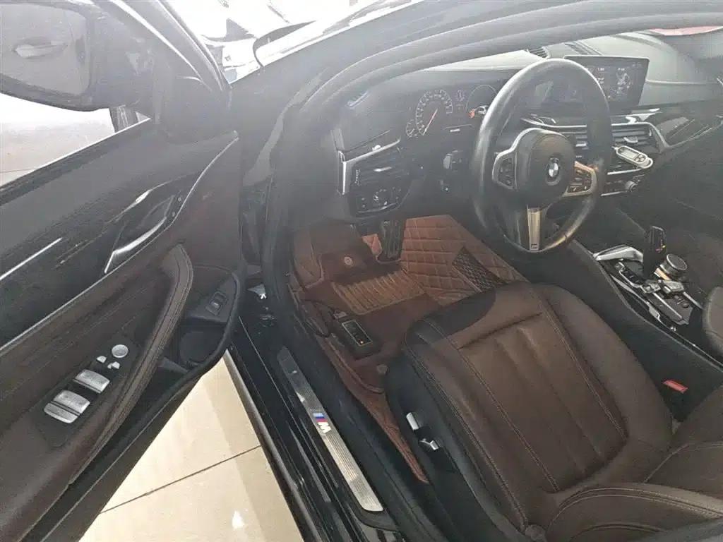 2019 BMW 5 Series 525Li M Sport Package — миниатюра 16
