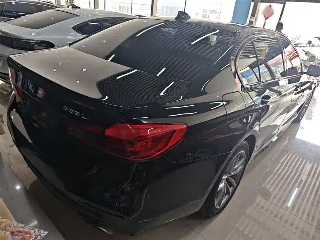 2019 BMW 5 Series 525Li M Sport Package — миниатюра 7