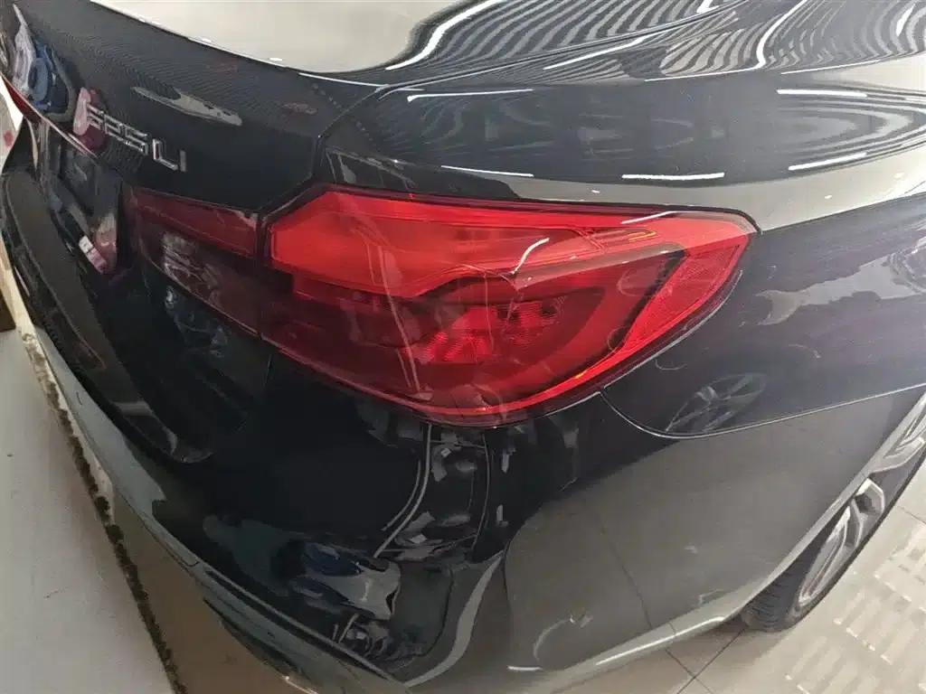 2019 BMW 5 Series 525Li M Sport Package — миниатюра 8