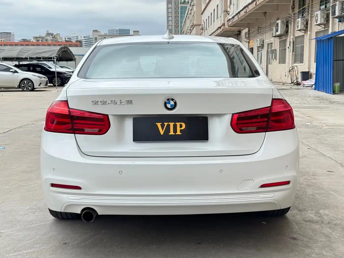 2017 BMW 3 Series 318i Fashion Edition — миниатюра 7