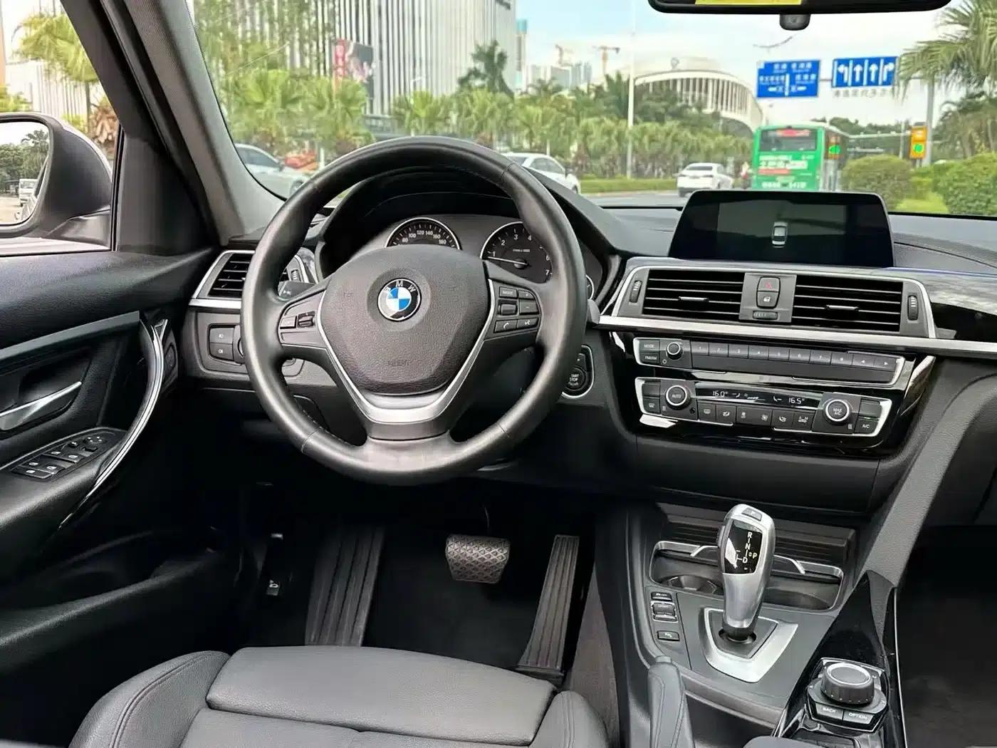BMW 3 Series 2018 320Li Fashion Edition — миниатюра 9