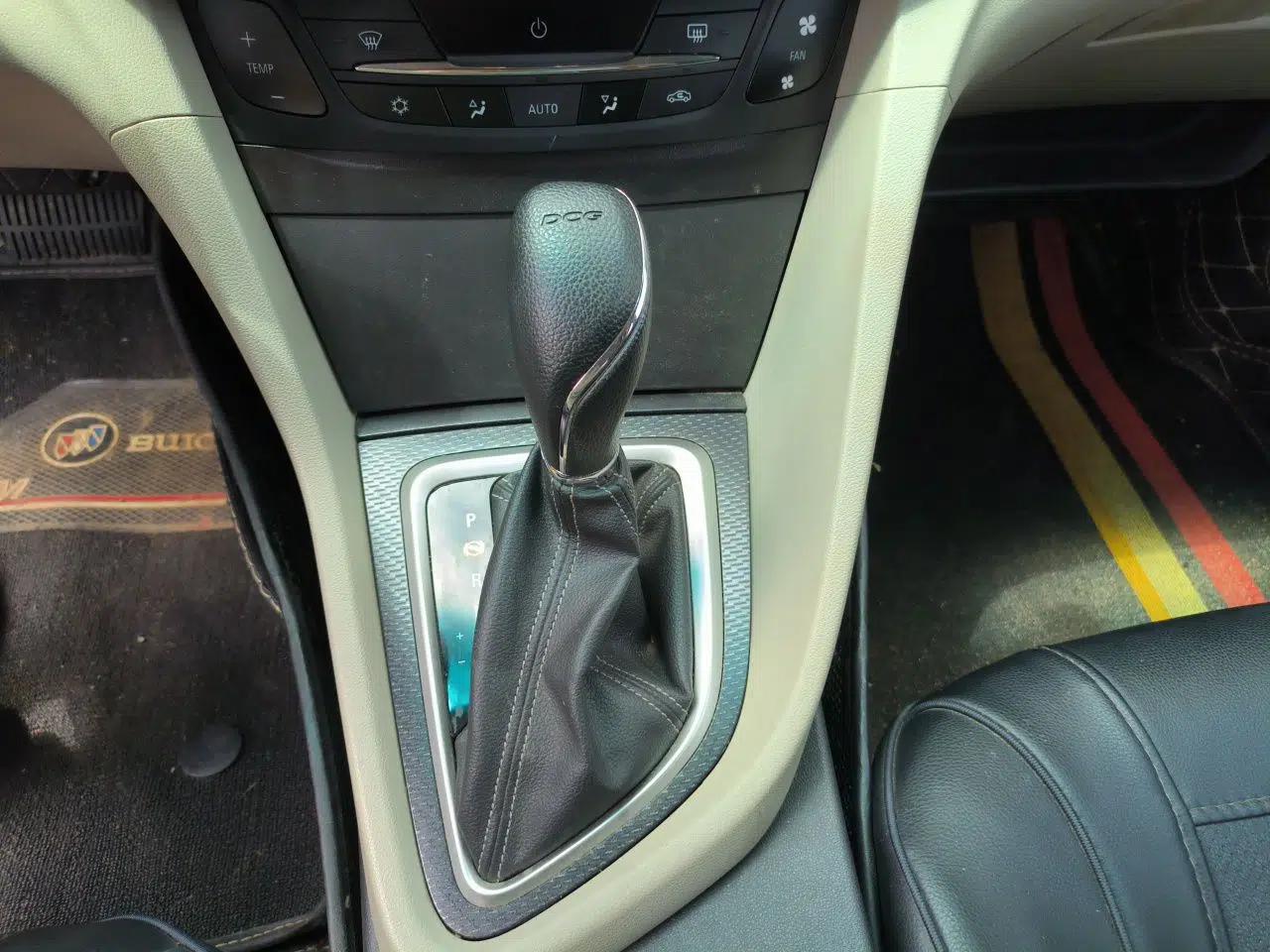 Buick GT 2019 15T Dual-Clutch Connected Elite Model China VI — миниатюра 15