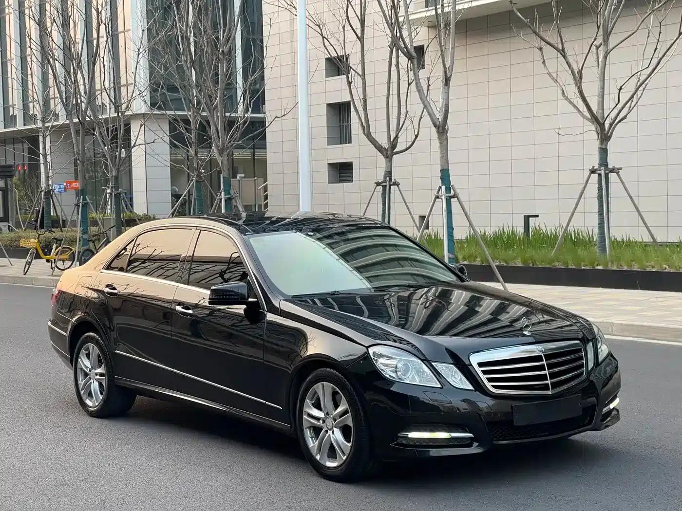 Mercedes-Benz E-Class 2010 E 300 L Fashion Edition — миниатюра 3