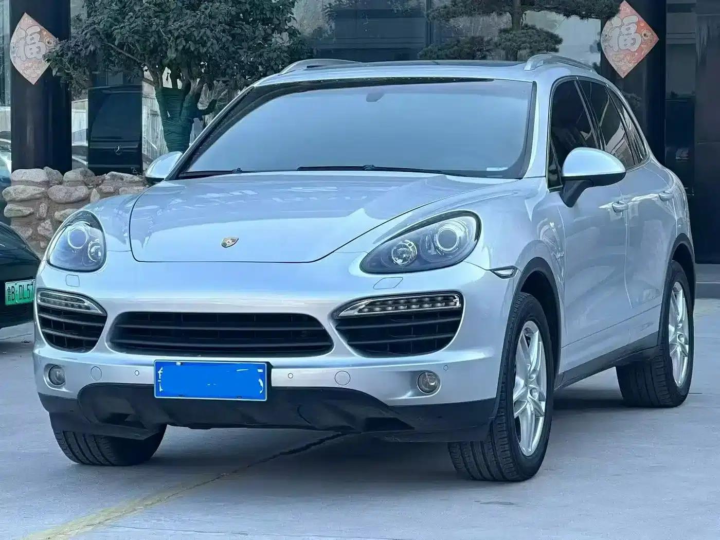 Cayenne 2011 Cayenne S Hybrid 3.0T — миниатюра 1