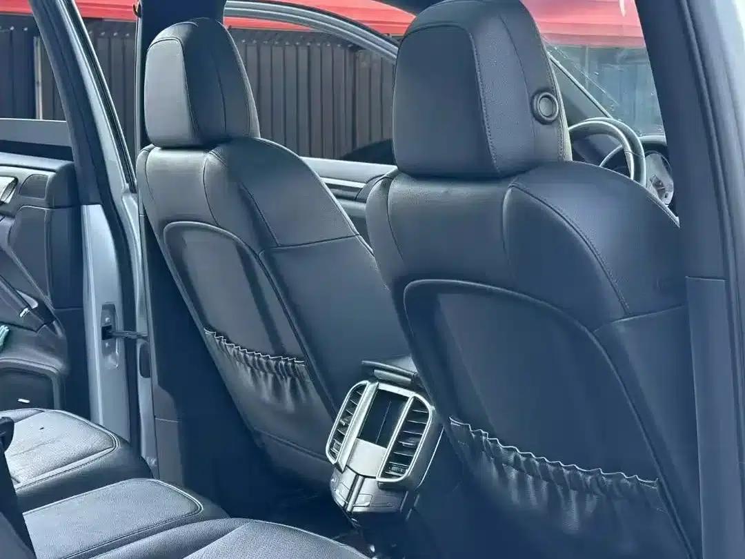 Cayenne 2011 Cayenne S Hybrid 3.0T — миниатюра 3